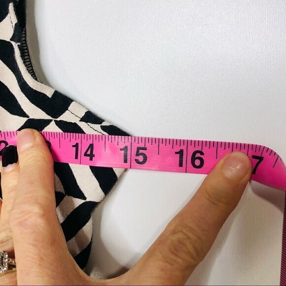 PINK VS Black Cream Chevron Triangle Skater Dress - Picture 6 of 7